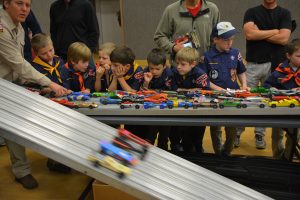 pinewood-derby-736434_1920-300x200