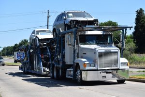 car-transport-truck-5291962_1920-300x200